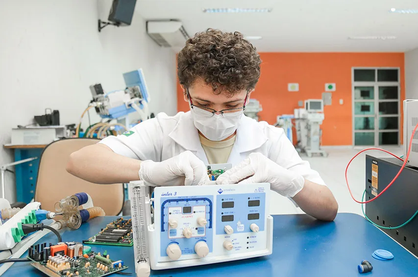 Com 2ª onda da Covid, Senai reabre Central de Ventiladores Mecânicos e Equipamentos Respiratórios