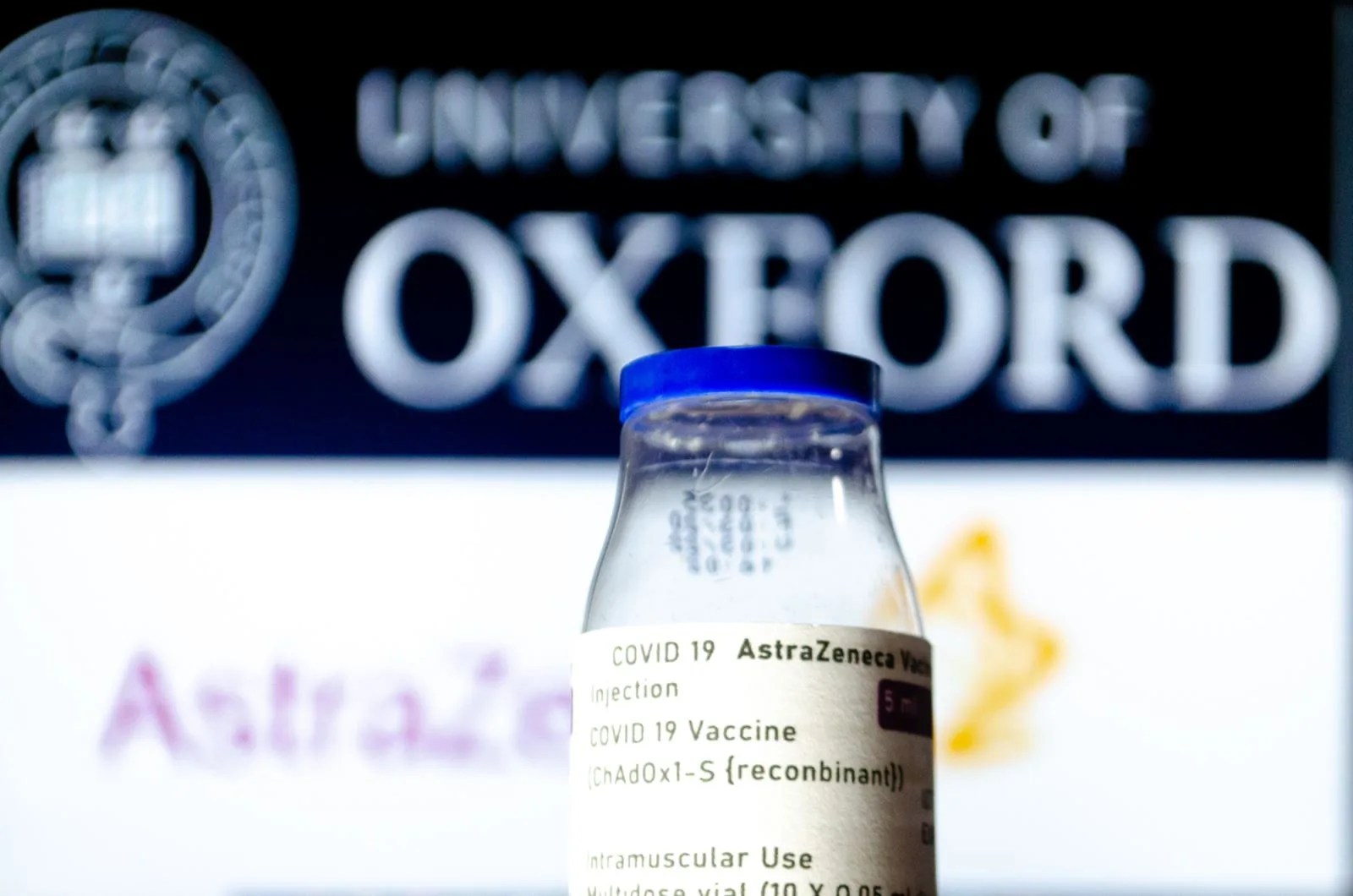 Agência europeia endossa vacina de Oxford, mas fará alerta sobre cuidados