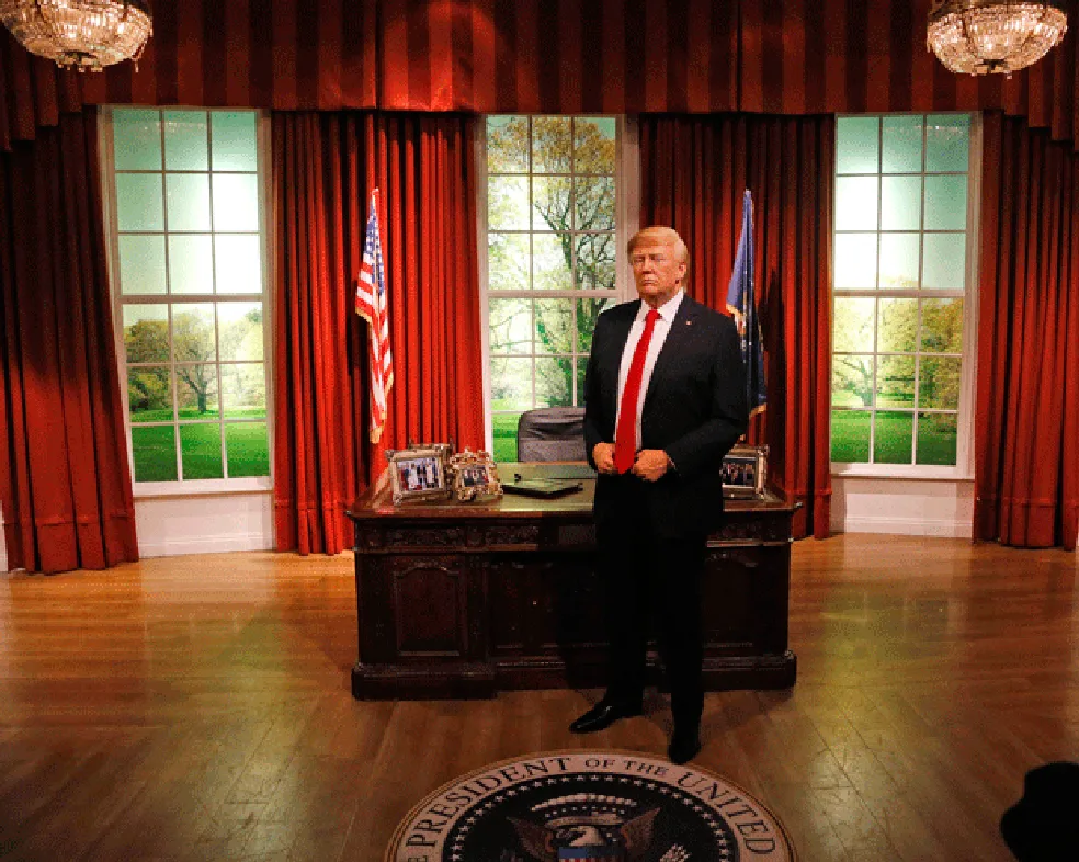 Museu de cera retira estátua de Donald Trump após sofrer vandalismo nos EUA