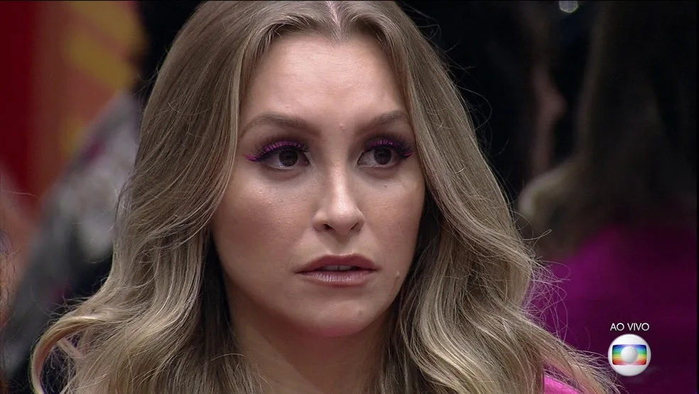 Após votação acirrada, atriz Carla Diaz é sétima eliminada do BBB21, com 44,96% dos votos