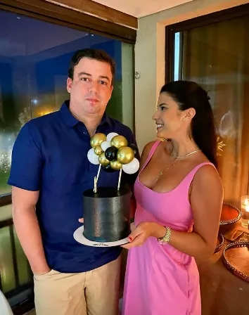 Manoela Pimenta celebra B-day do marido Matheus Gois