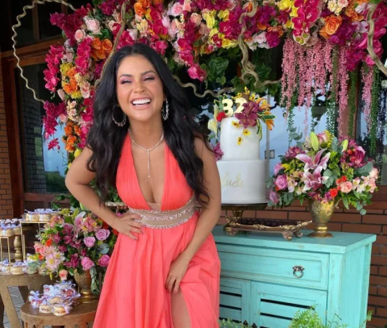 Mileide Mihaile celebra aniversário junto a família e amigos