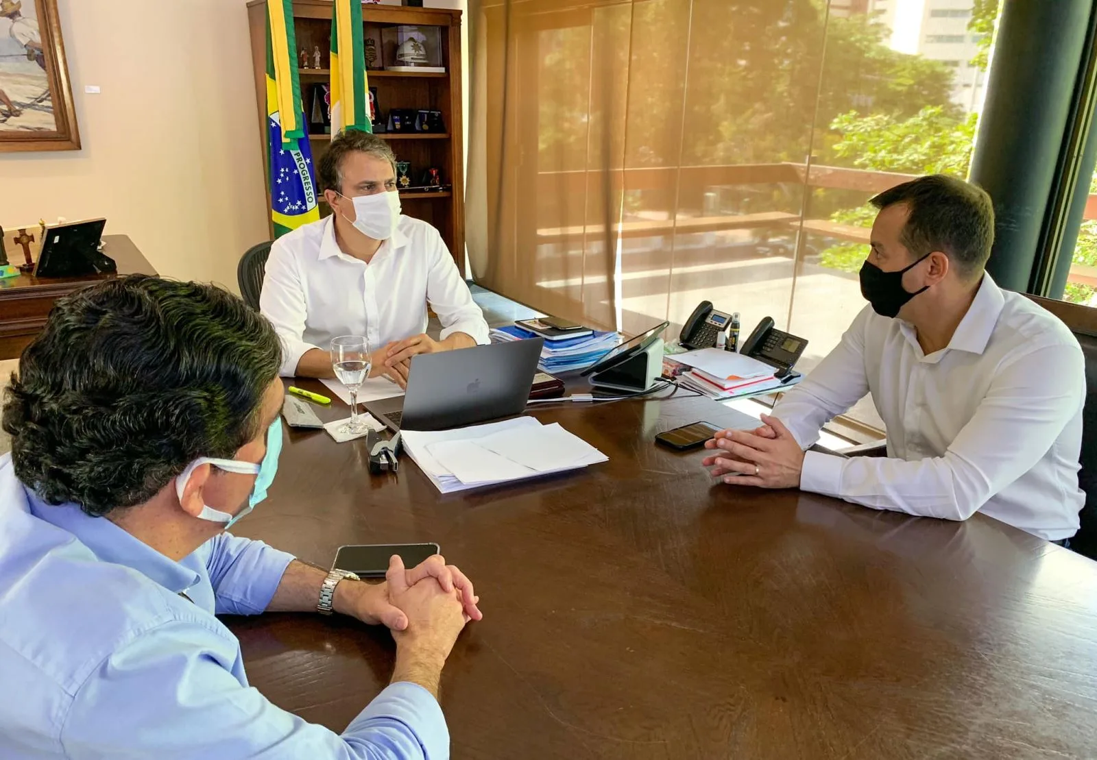 Camilo discute com secretários inclusão de profissionais de segurança no grupo prioritário da vacina
