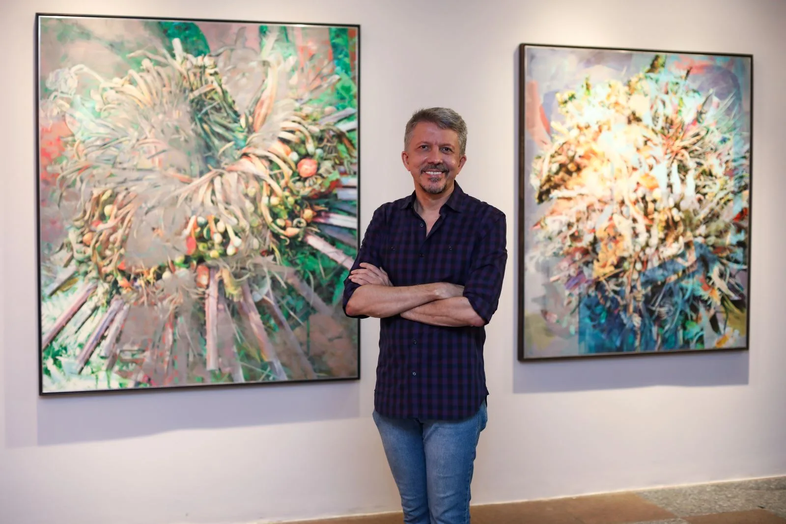 Exposição “Águas de Março”, do cearense Sérgio Helle, apresenta resistência da vida em meio ao caos