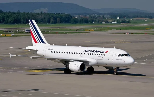 Após decreto, Air France atualiza oferta de voos entre França e Brasil