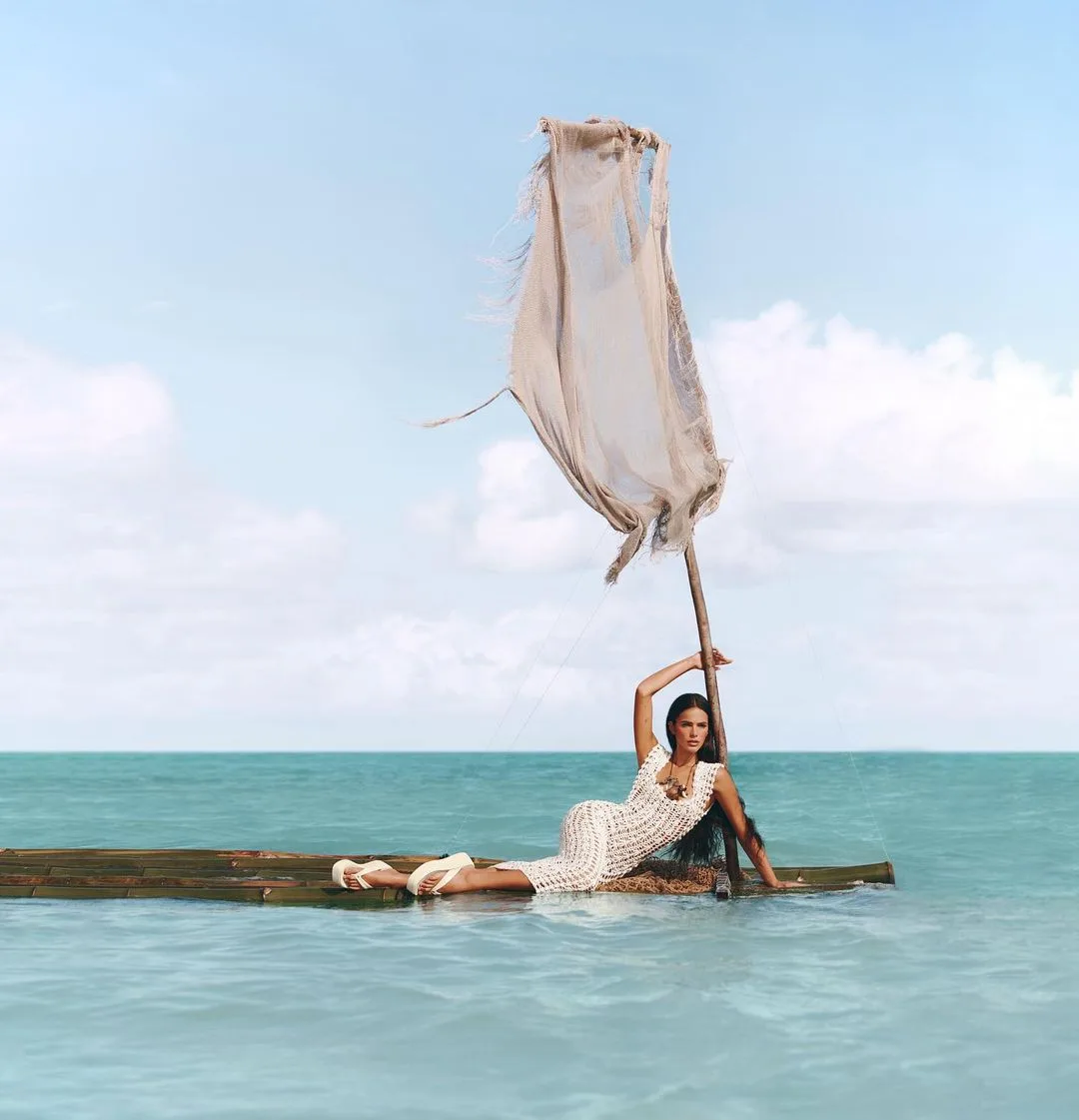 Bruna Marquezine é novamente estrela de campanha BriZZa, da Arezzo