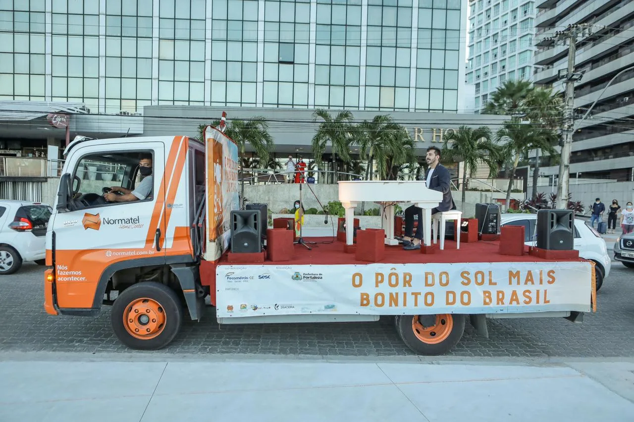 Projeto Pôr do Sol recebe violoncelista Rondinelly Bezerra e cantor Bruno Calaça neste domingo