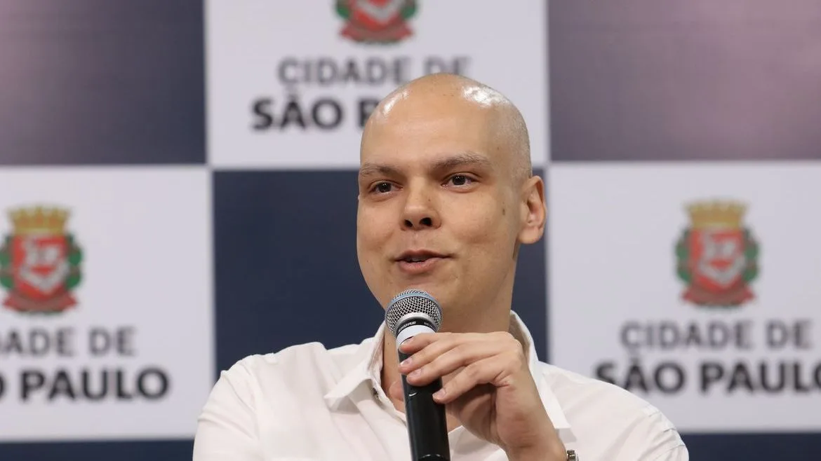 Covas recebe alta e poderá continuar trabalhando, mas deve evitar agendas públicas