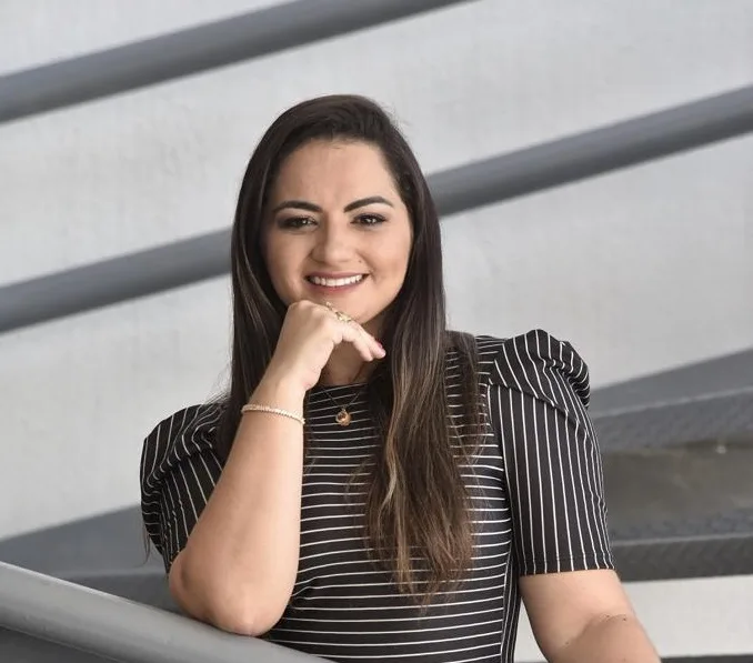 Referência no TikTok no Brasil, apresentadora Cleane Fontenele acredita na plataforma transmídia