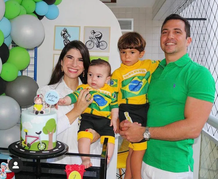 Themis e Roberto Briand armam festa dupla