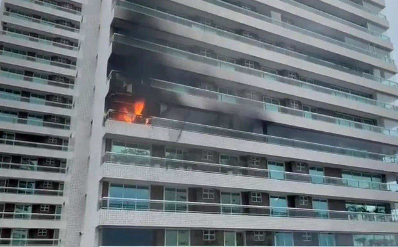 Incêndio atinge apartamento na Beira-Mar, em Fortaleza; ninguém ficou ferido