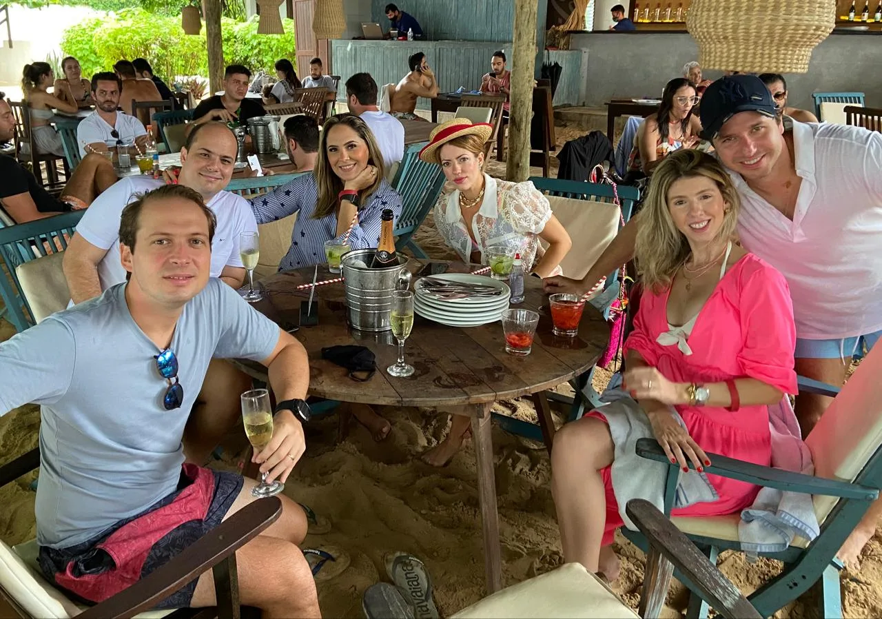 Felipe Oquendo celebra troca de idade em Jericoacoara