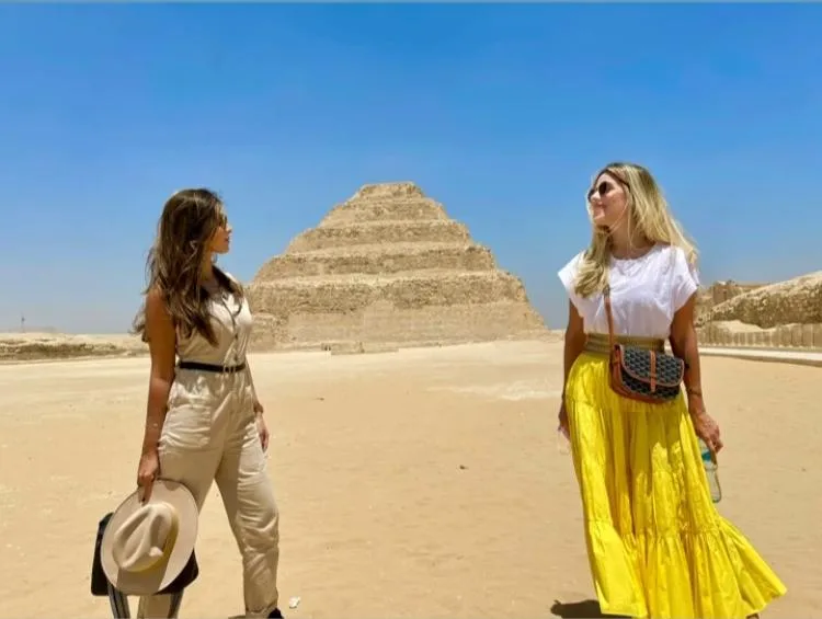 Sarah Castro e Camila Melo pegam a rota do Egito