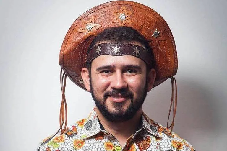 Poeta Bráulio Bessa, do 'Encontro', está internado com Covid