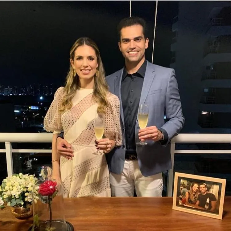 Weber Busgaib e Mariana Rennó casam no civil