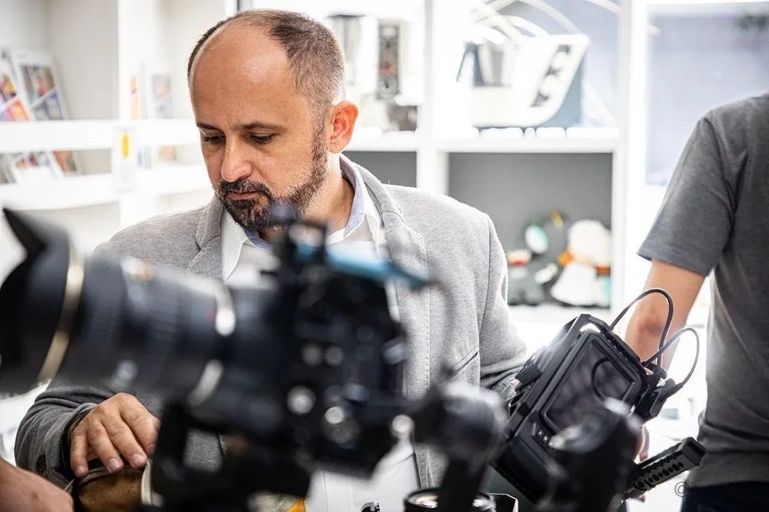 Produtor se especializa em storytelling e recria conta no Instagram para redirecionar engajamento