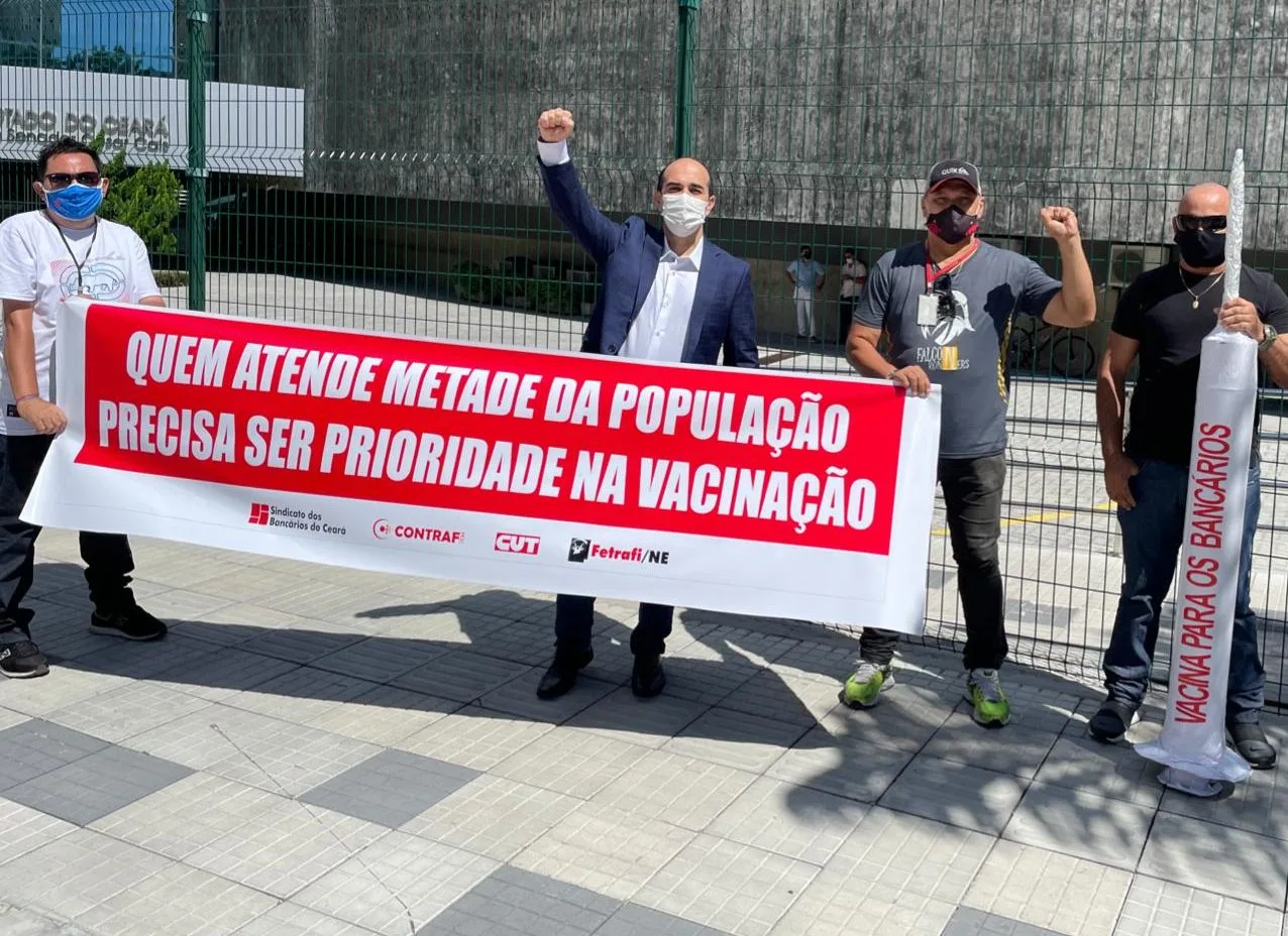 Bancários do Ceará entram em estado de greve por inclusão da categoria na vacinação contra Covid-19