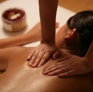 Como surgiu a massagem no mundo e seus benefícios