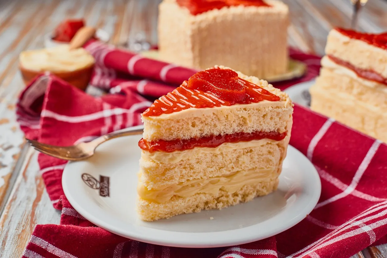 Misturando goiabada, queijo e leite moça, Sodiê Doces lança novo bolo para o Dia dos Namorados