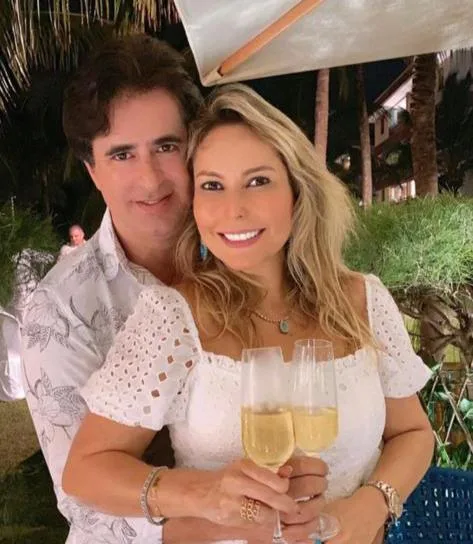 Talynie Mihaliuc e Flávio Menezes brindam a nova idade em Jeri