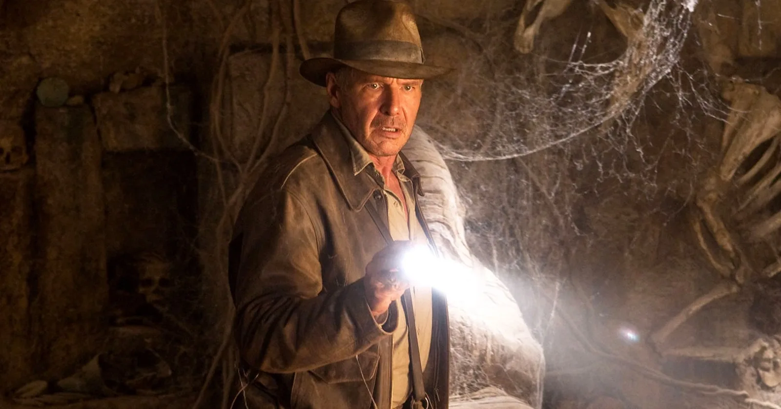 Harrison Ford aparece nas primeiras fotos de filmagem de 'Indiana Jones 5'