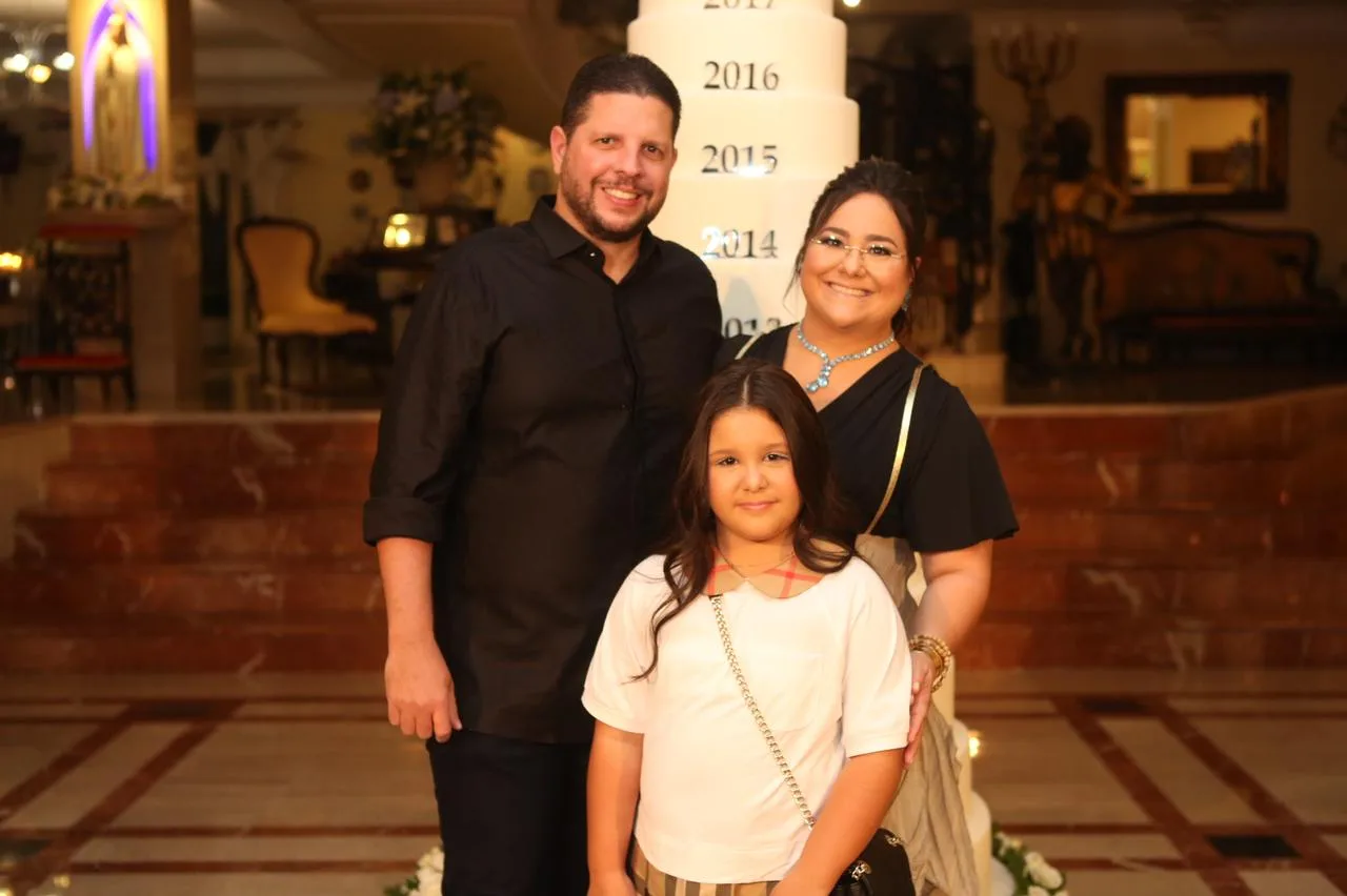 Mayara e Homero Silva armam brinde duplo em família
