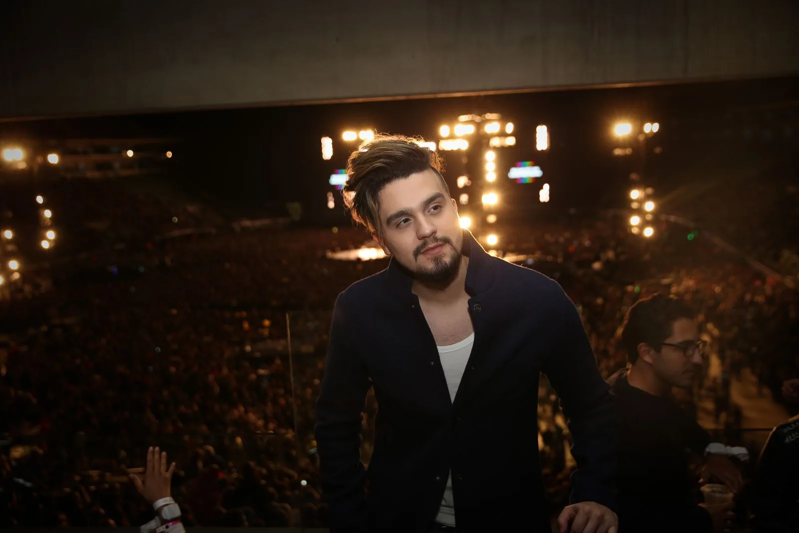 Luan Santana lança carreira internacional e diz ter planos para atuar