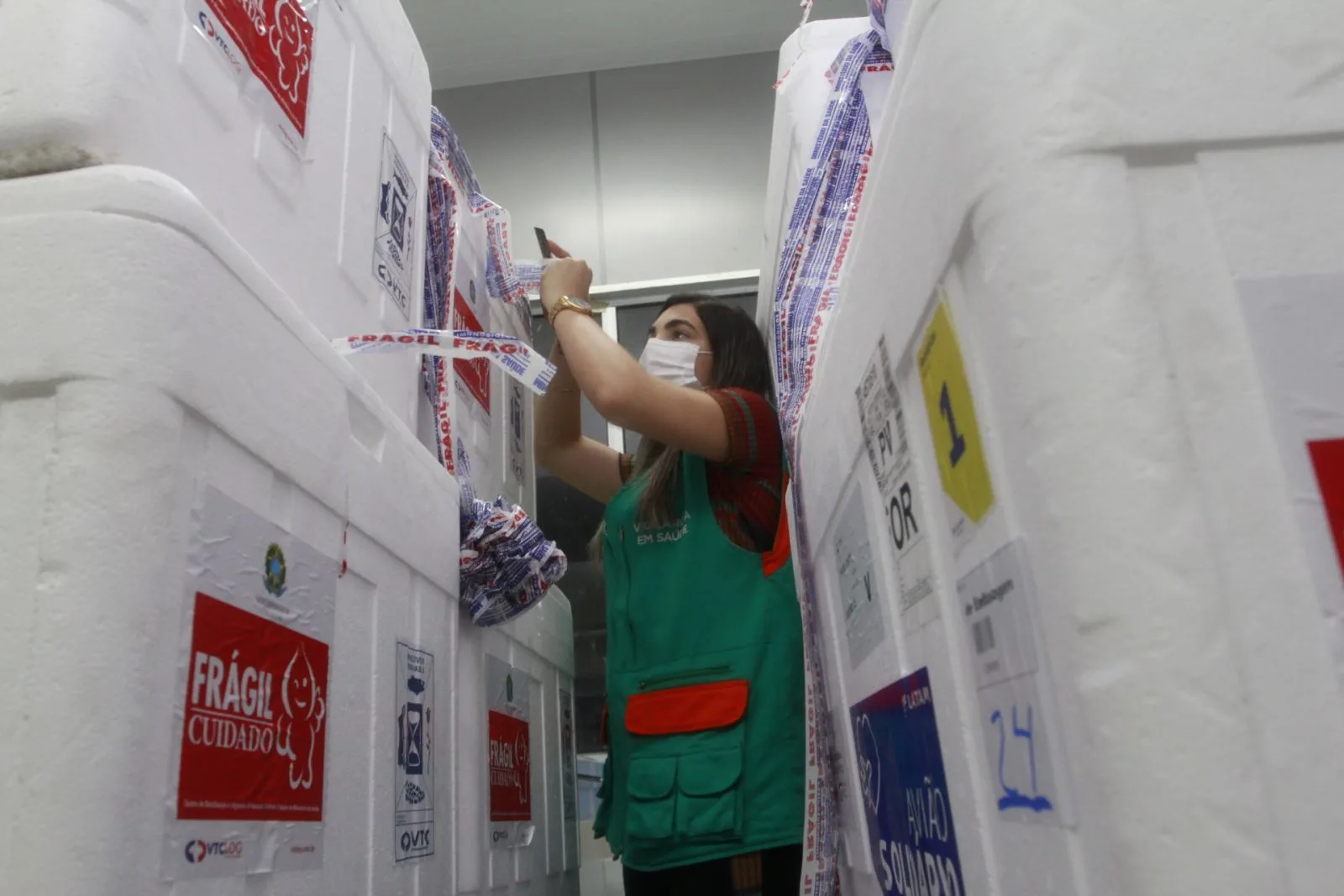 Ceará recebe 37º lote de vacinas, com 280.500 doses da AstraZeneca