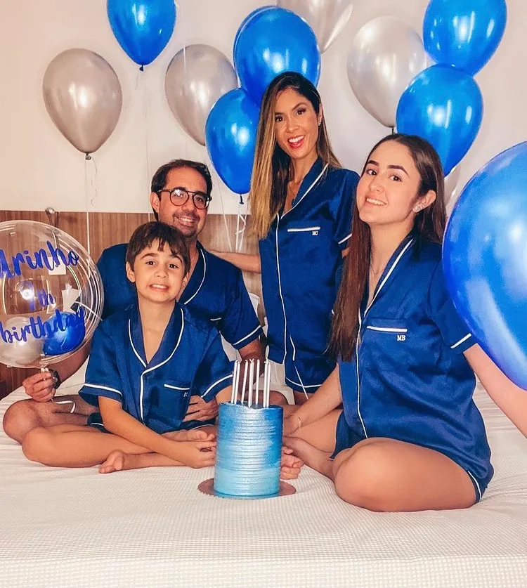 Manoela e Pedro de Castro parabenizam o filho Pedro
