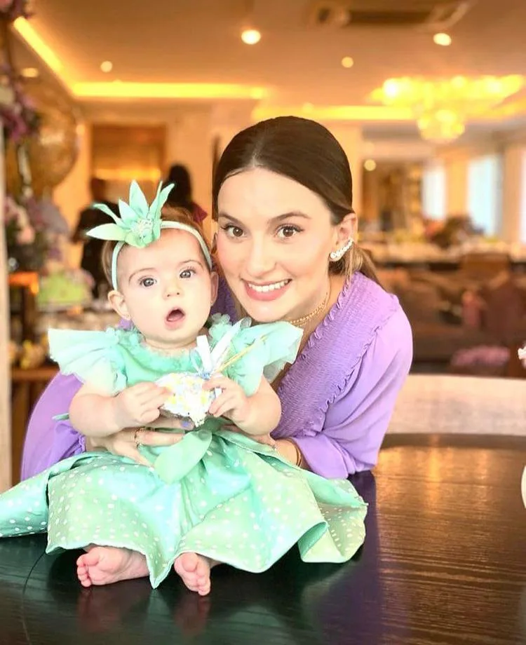 Laime e Lucas Câmara escolhem tema Tinker Bell para mesversário da Alice