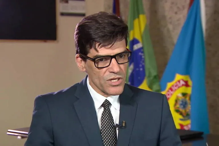 Eu avisei que não ia passar boiada, diz delegado da PF que denunciou Salles