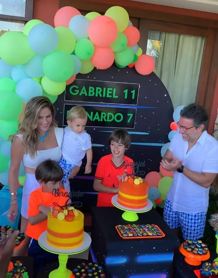 Mariana Mota e Francisco Marinho armam comemoração tripla