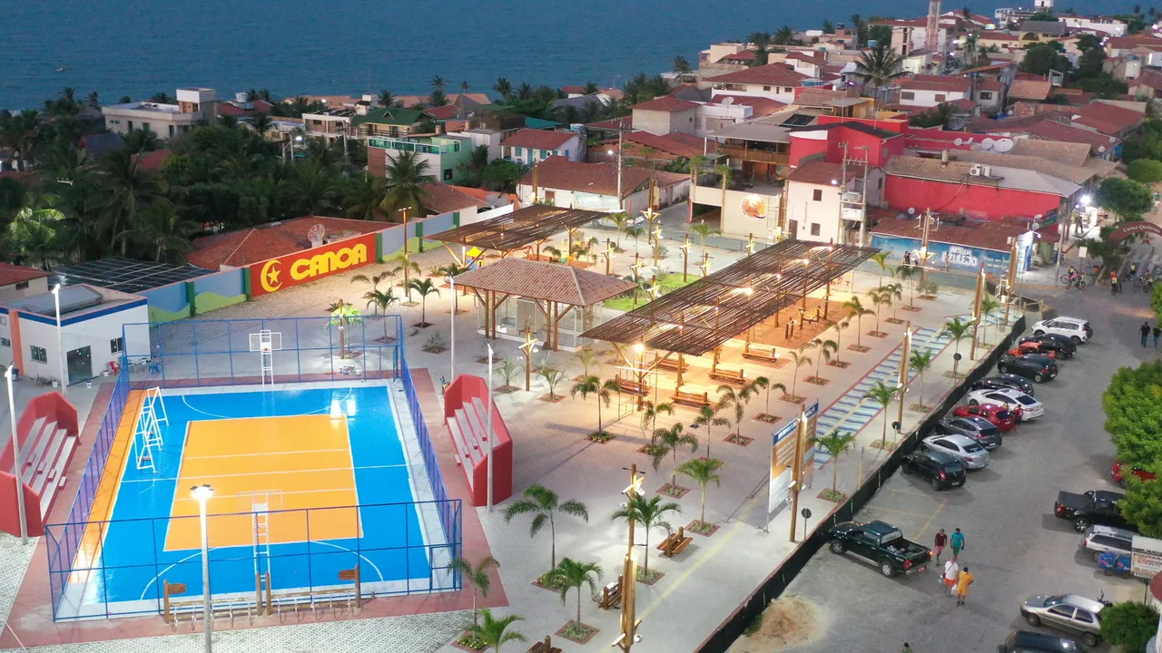 Mais um cartão postal para Aracati com a inauguração da nova Praça de Canoa Quebrada