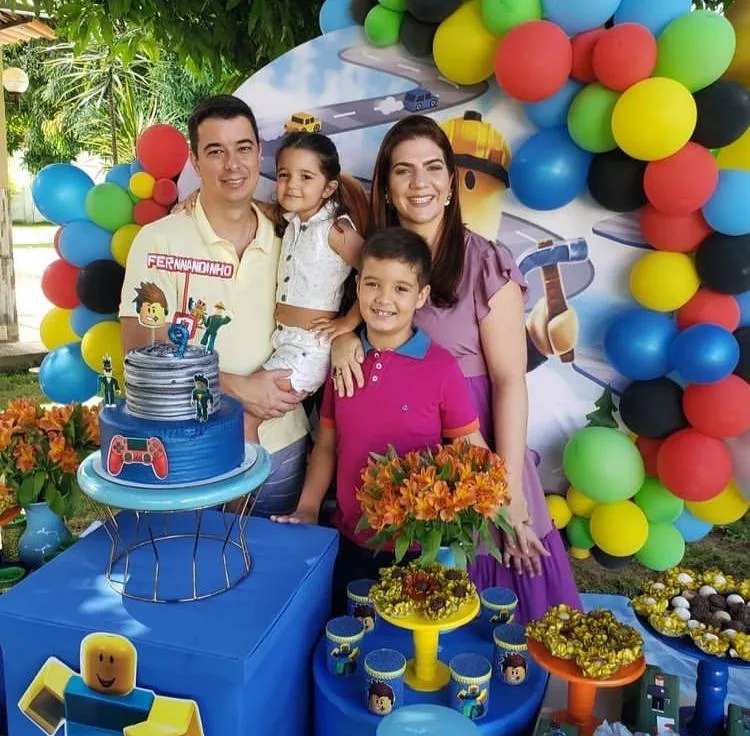 Lucihana e Gennaro Reis festejam os nove anos do filho Fernnando