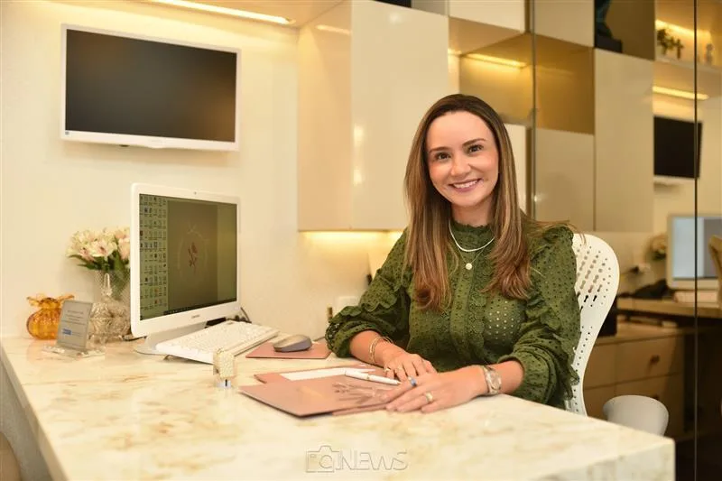Sócia fundadora da Essence, Dra. Celina Frota acredita no equilíbrio entre dermatologia e autoestima