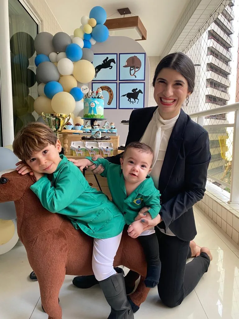 Themis e Roberto Briand realizam 9º mesversário do filho Lucca