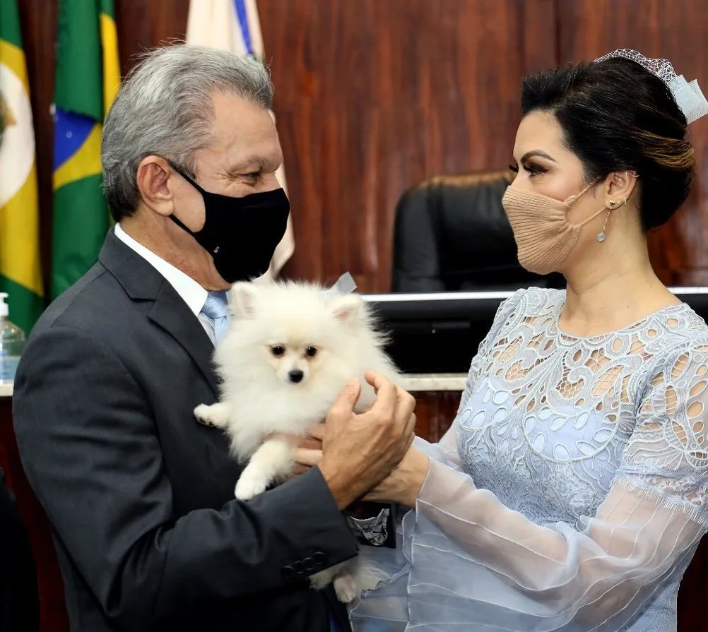 Prefeito José Sarto anuncia fim de casamento com Natália Herculano