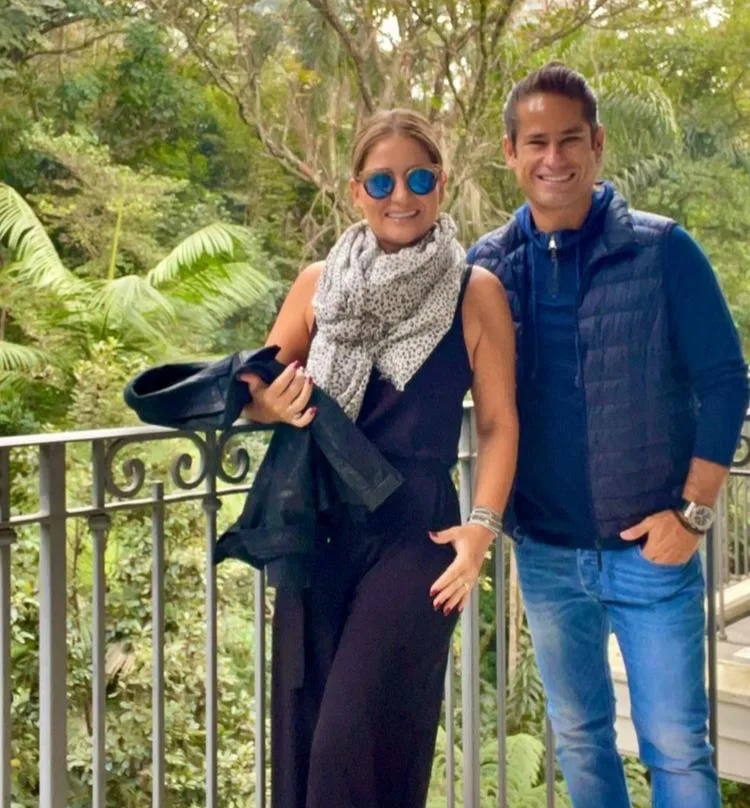 Patriciana e David Rodrigues brindam 20 anos de casados