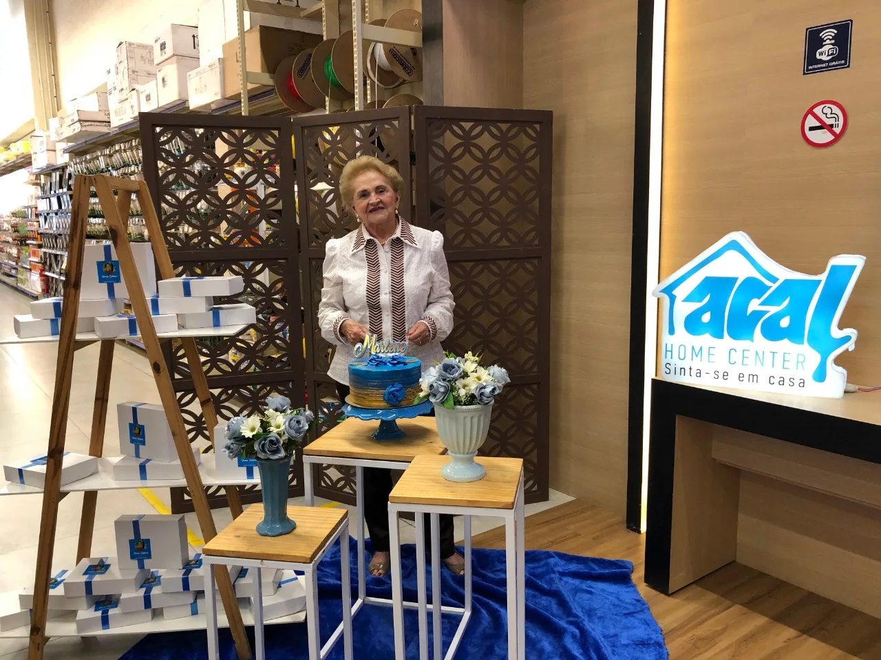 Presidente da Acal Home Center recebe homenagem