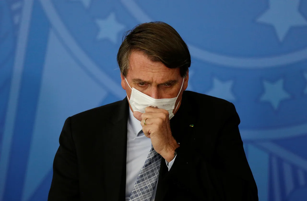 Com obstrução intestinal, Bolsonaro será transferido a SP para possível cirurgia de emergência