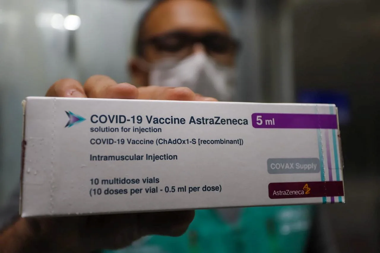 Ceará recebe 50.700 vacinas da AstraZeneca e 84.600 da CoronaVac