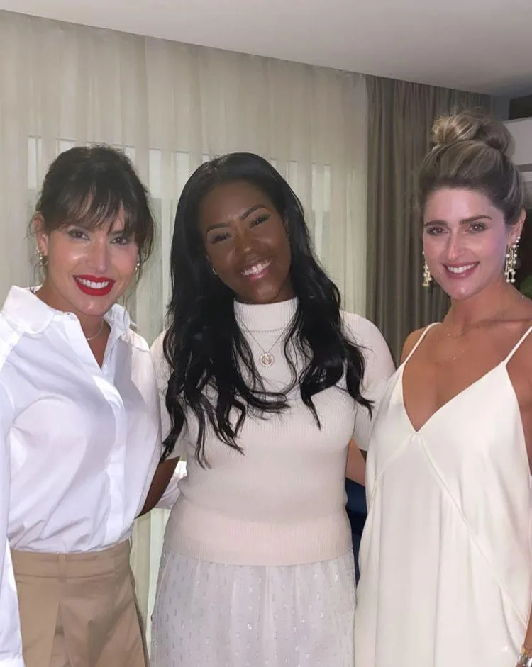 Rebeca Bastos tem dupla comemoração de aniversário