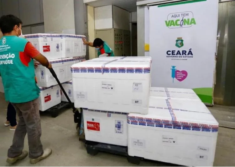 Ceará recebe mais de 205 mil doses de vacinas e aguarda a chegada de mais de 288 mil