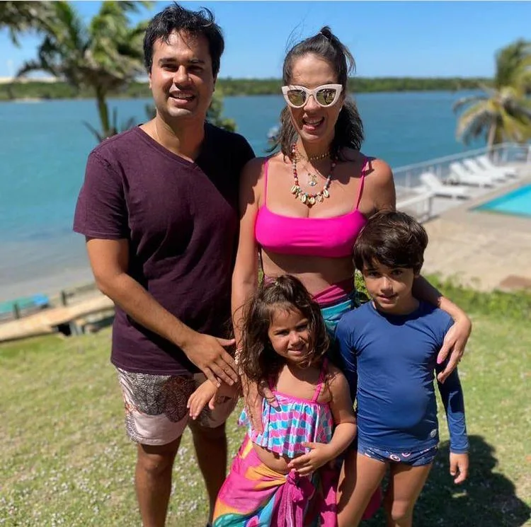 Amanda Viana festeja seus 40 anos em Fortim