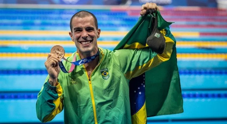 Bruno Fratus fica com a medalha bronze nos 50 m livre; recorde de Cielo é mantido