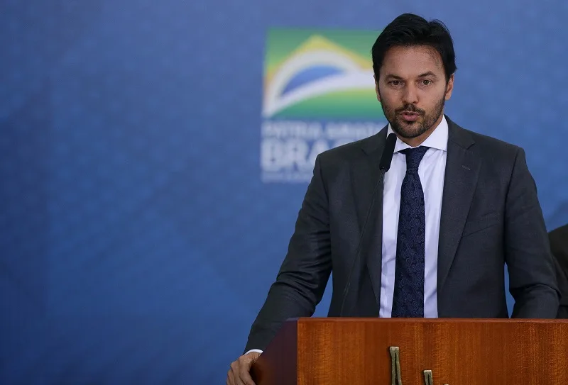 Em cadeia nacional, ministro diz que privatização é última chance para sobrevivência dos Correios