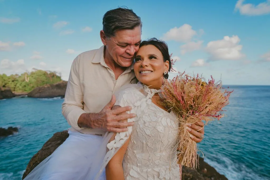 Ana Cristina e Alri Nogueira renovam votos de casamento em Fernando de Noronha