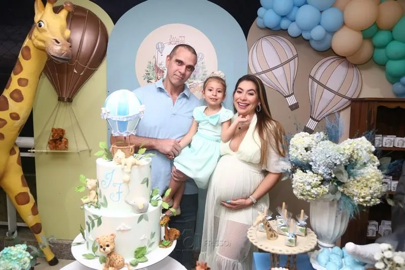Nicole de França arma chá de baby antes da chegada do filho Igor