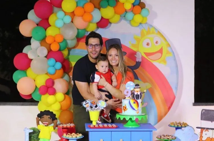 Letícia e Gabriel Dias Branco festejam o 9º mesversário do Emanuel
