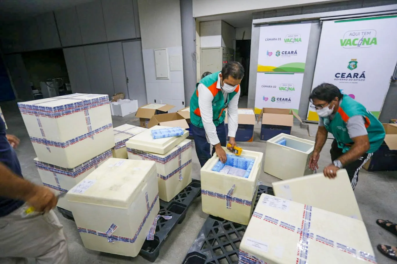 Ceará recebeu 194.510 vacinas contra Covid neste domingo, entre CoronaVac e Pfizer